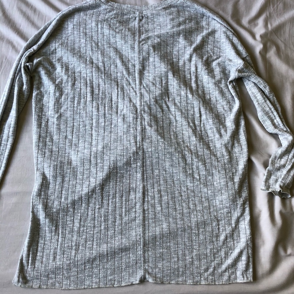 Out from under Harper v neck top - Picture 6 of 6